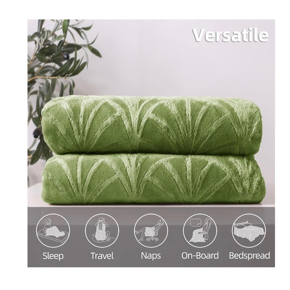 Green Leaf Pattern Throw Blanket - Picture 4 of 7